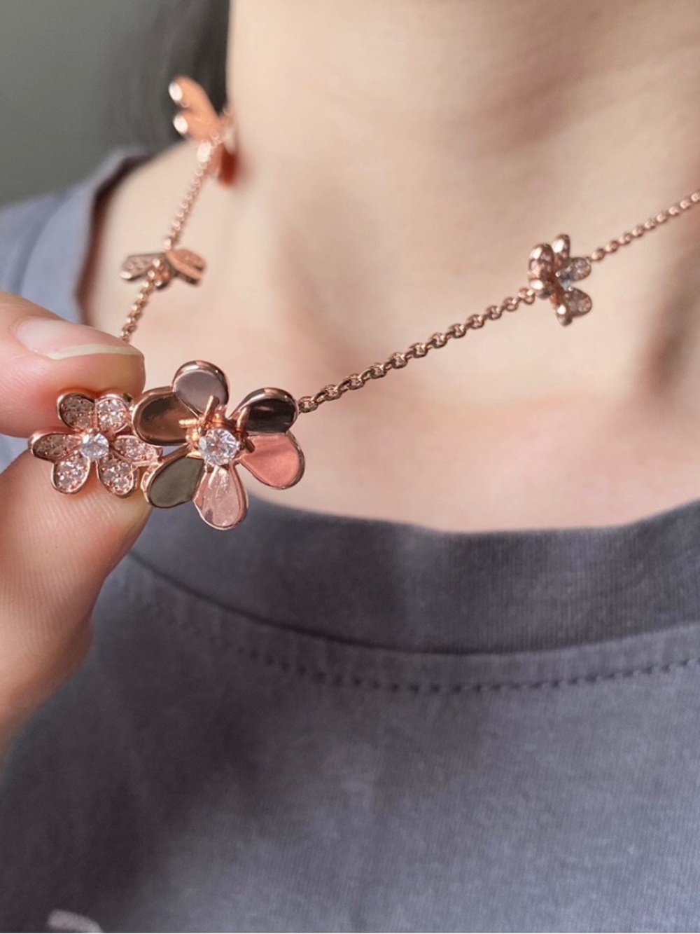 Rose Gold 8 Florals Crystal Necklace - Women Jewelry